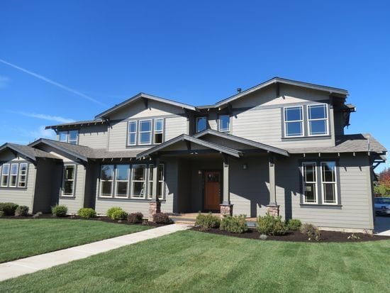 Building Photo - Redmond townhome with beautiful yard!