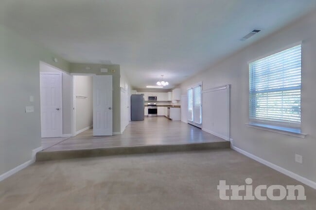 Photo - 113 Summit View Dr