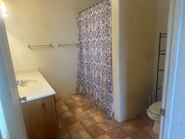 Photo - 720 N 6th Dr