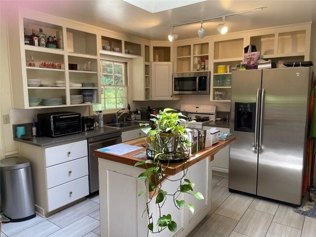 Photo - 4690 Huntley Dr NE