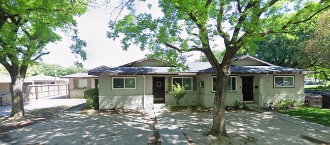 Building Photo - 1701 Carver Ct