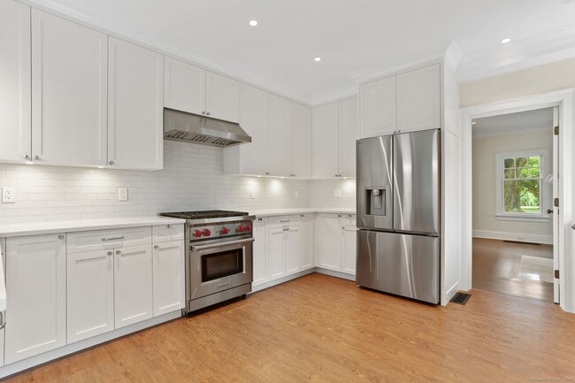 Photo - 11 Augustus Ln