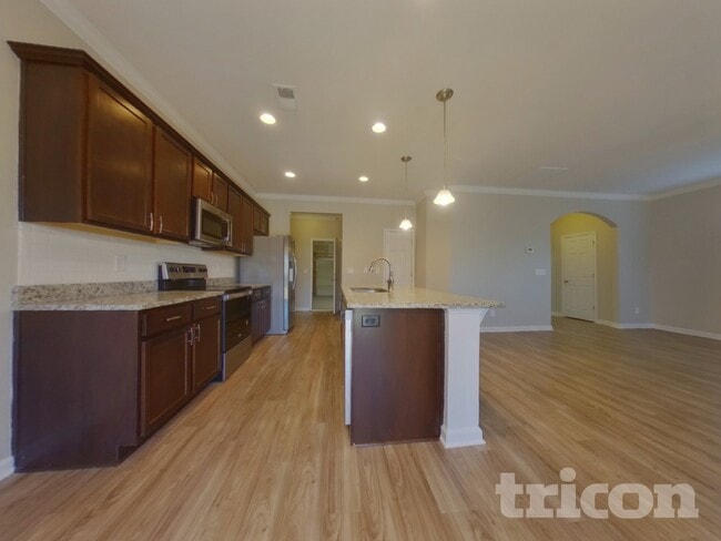 Photo - 260 Bonhomme Cir