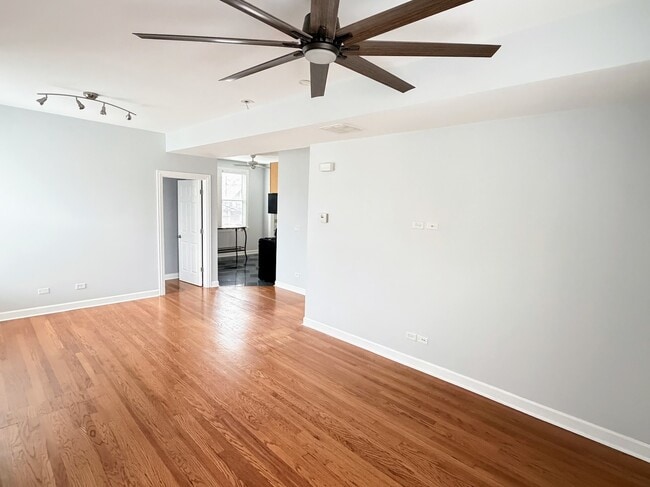 Photo - 2326 N Kostner Ave Unit 2