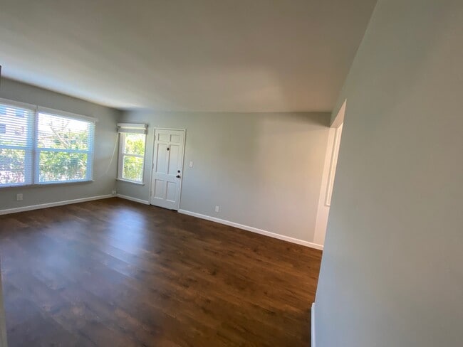 Photo - 4439 Lakeside Dr