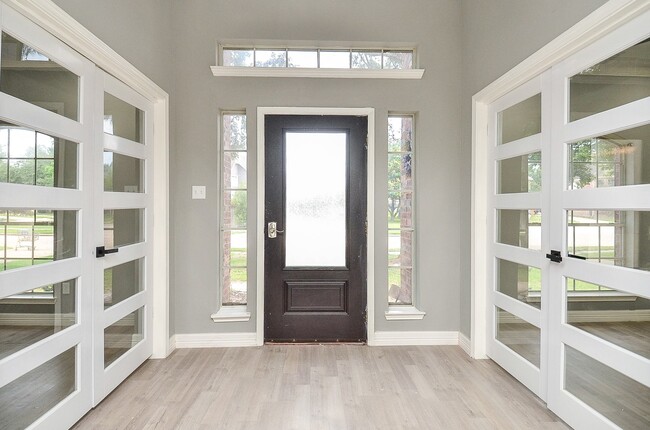 Photo - 9211 Abbey Chase Ln