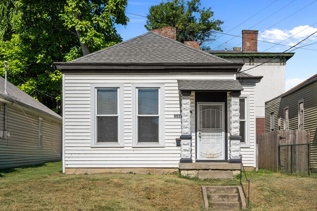 Photo - 652 N 29th St