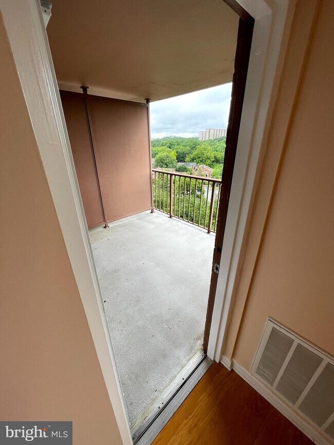 Photo - 10101 Grosvenor Pl Unidad 1119