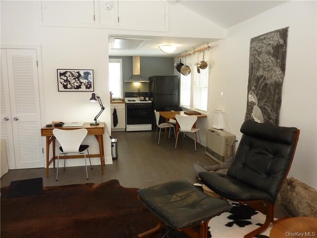 Photo - 39 Laurelton Rd