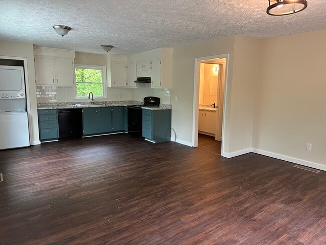 Photo - 184 Walker Ln