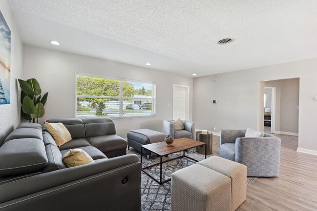 Photo - 428 SE 2nd St