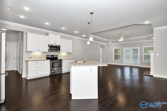 Photo - 207 Blackwood Dr NW