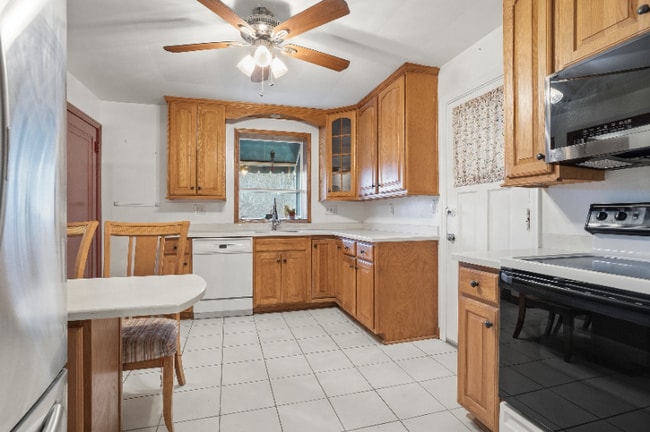 Photo - 350 Broadway Dr