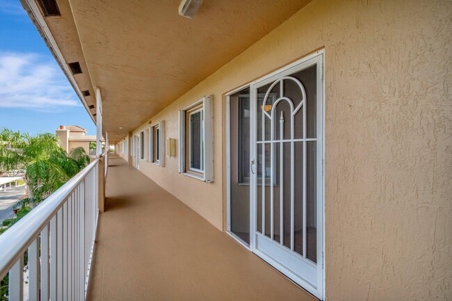 Photo - 5810 Crystal Shores Dr Unit 408