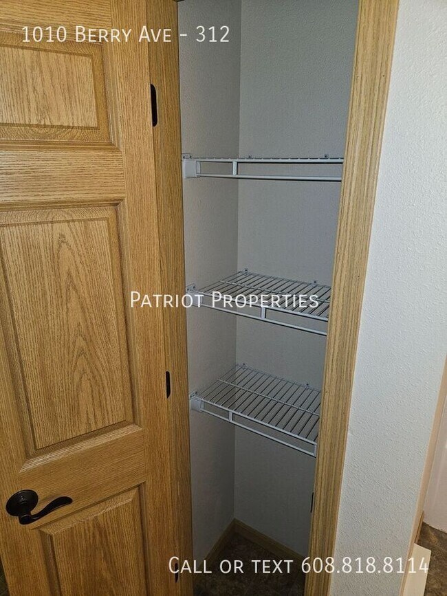 Photo - 1010 Berry Ave Unidad 312