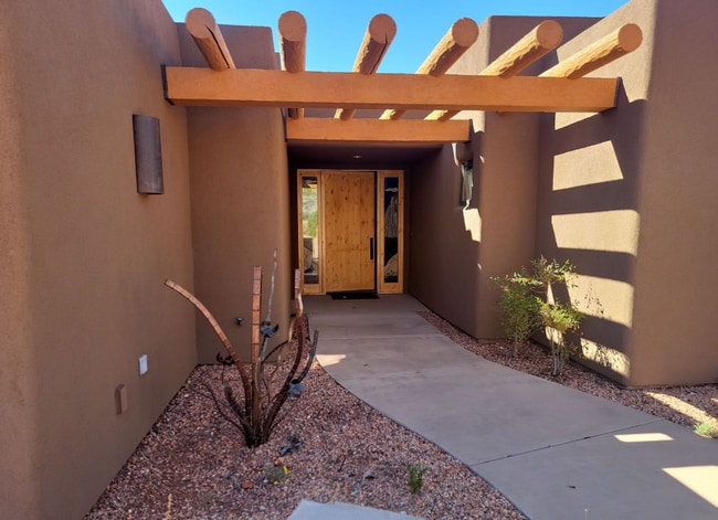 Photo - Beautiful Desert Oasis! 3 Bedroom, Single ...