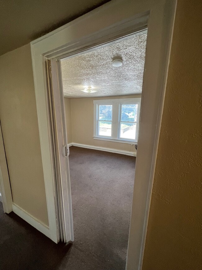 Photo - 143 Washington St Apartments Unit B