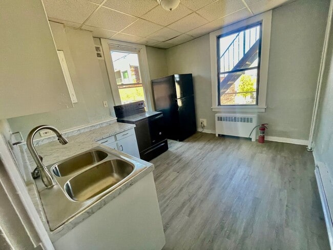 Photo - 810 Amity St Unit 2
