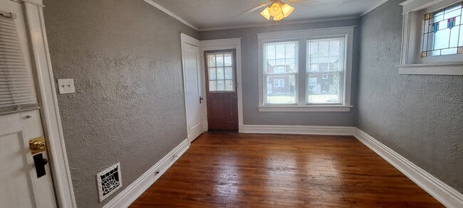 Photo - 5055 Chippewa St Unidad 5057 A