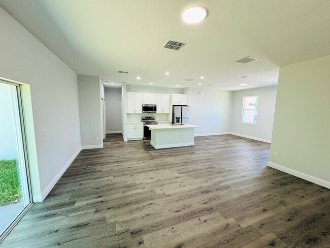 Photo - 15229 SW 39th Cir
