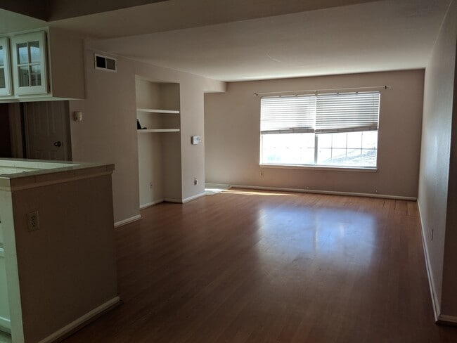 Photo - DTC Ground Floor 2 Bedroom 2 Bath Condo For Rent - Great Location and Amenities