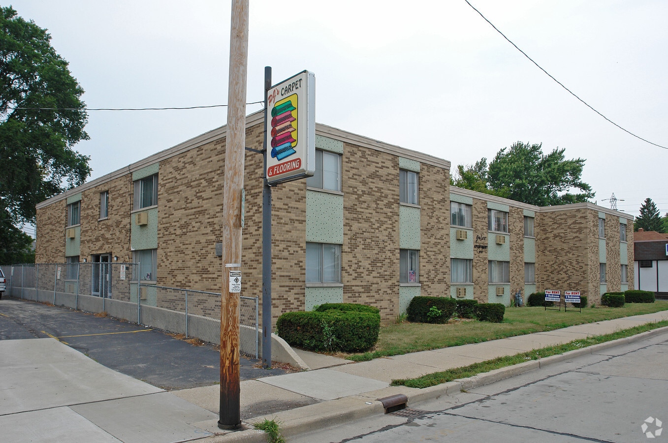 Photo - 1920 Lathrop Ave Apartments