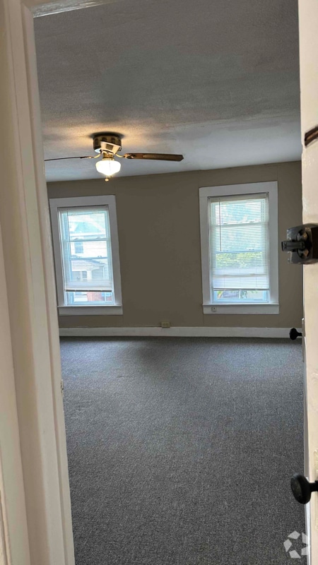 Building Photo - 823 Putnam St Rental