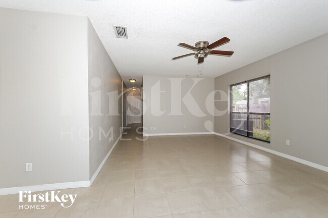 Photo - 438 SE Streamlet Ave