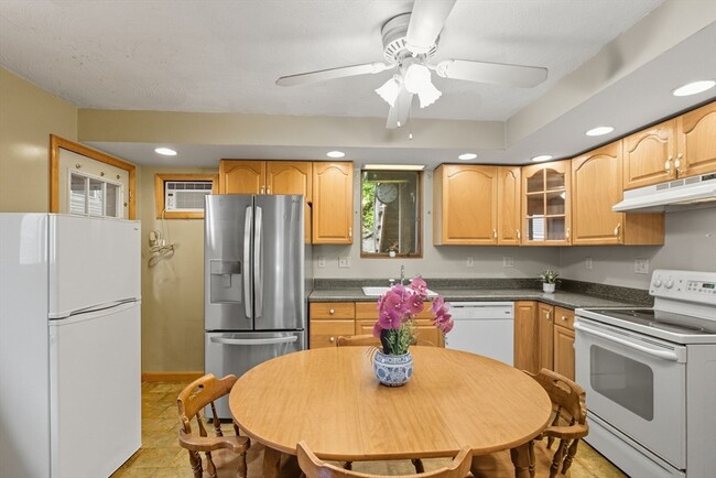 Photo - 60 Haines St