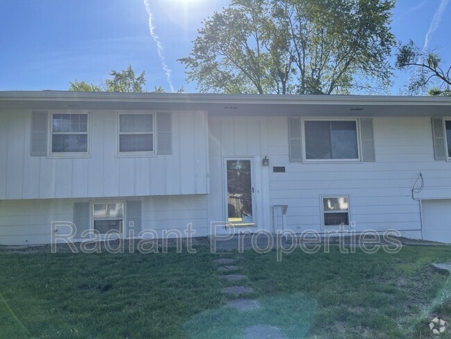 Building Photo - 3111 E 38th St Rental