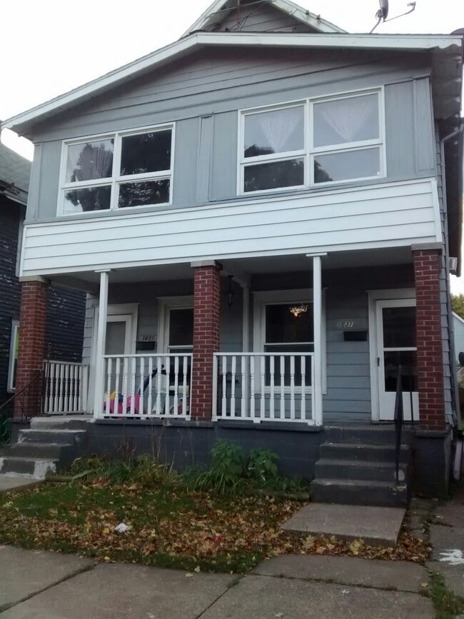 Building Photo - 1431 Atkins St Unit 2