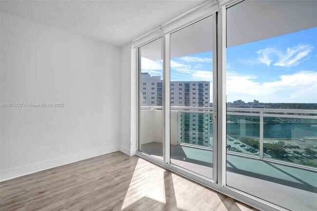 Photo - 3001 S Ocean Dr Unidad 1231