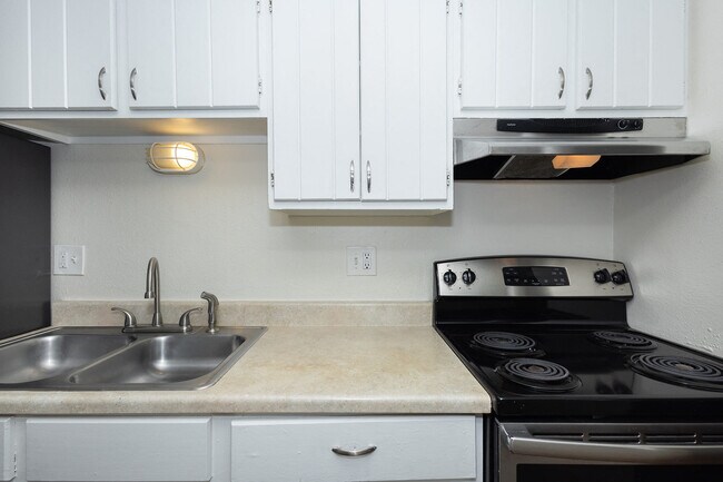 1280 Clayton St. Apartments