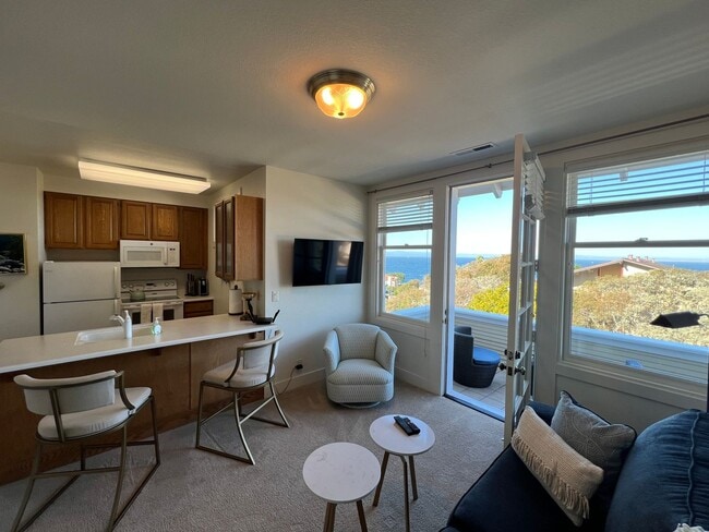 Building Photo - 189E - CS Unit C-F