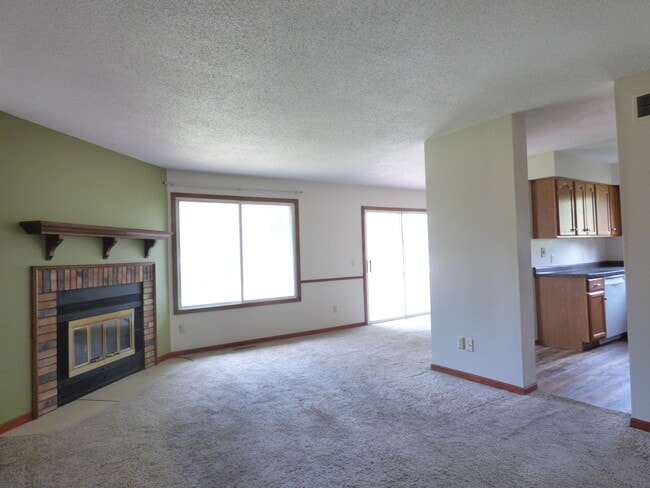Photo - 1600 Commerce Dr