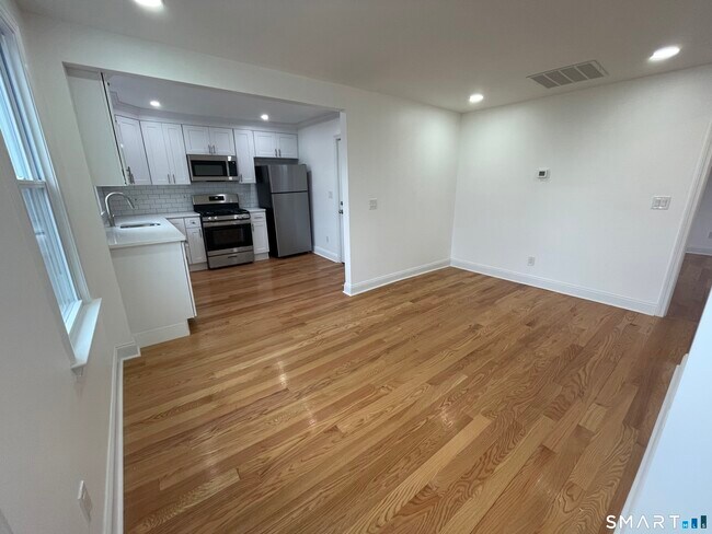 Photo - 471 Marlborough Terrace Unit 2