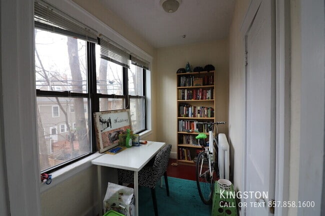 Photo - 121 Babcock St Unit 4R