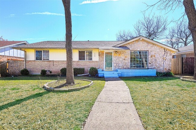 GEM! Beautiful Upgrades & Move In Ready! - GEM!  Beautiful Upgrades & Move In Ready! House