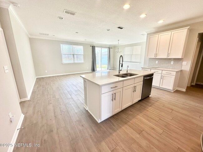 Photo - 198 Codona Glen Dr