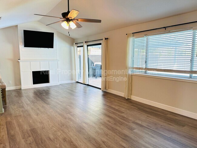 Photo - 3095 Anderson Ave