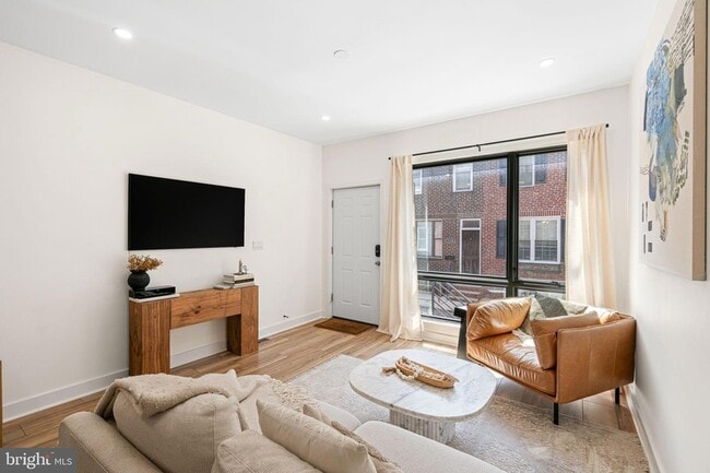 Photo - 2231 Earp St