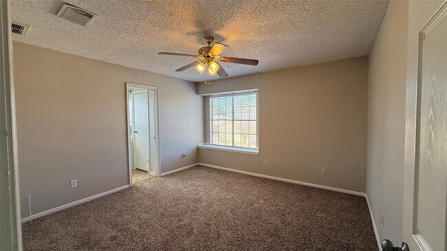 Photo - 10810 Kirkbend Dr