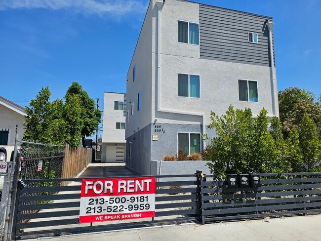 Building Photo - 32(839) Unit 32(841)