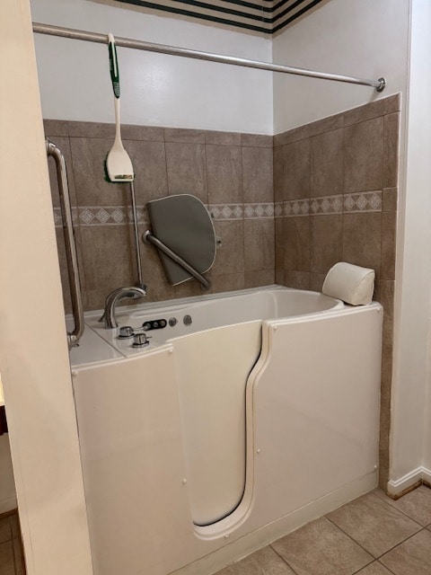 1st bedroom/walk-tub shower - 14040 New Acadia Ln Unit Cameron Grove