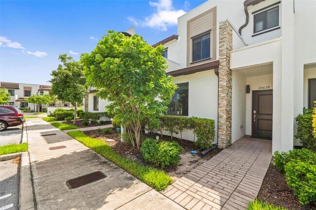 Photo - 20628 NE 7th Pl