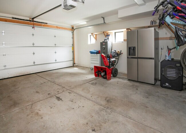 Photo - 1133 Main St