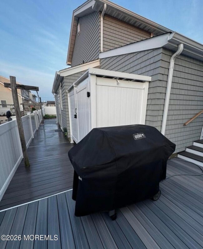 106 Surf Dr
