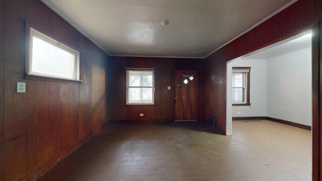 Building Photo - 3865 W 16th St Unit 3863 W 16th (Rear)