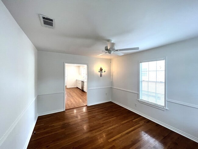 Photo - Iconic.... Capital Heights Cottage