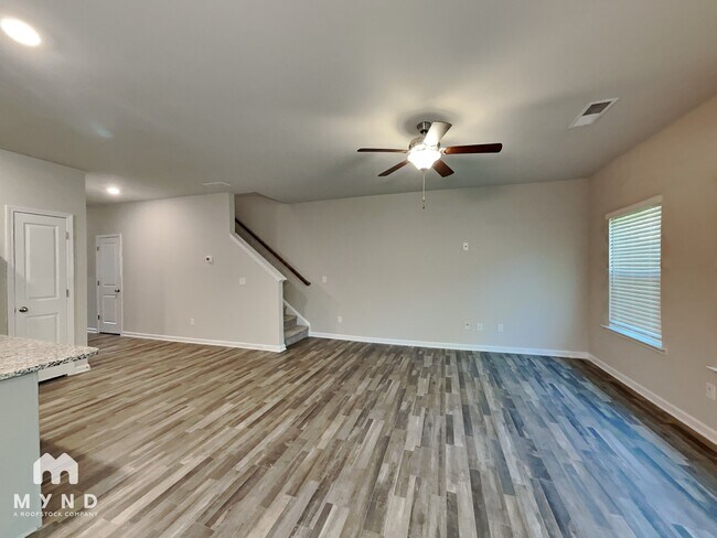 Photo - 5091 Lower Elm St